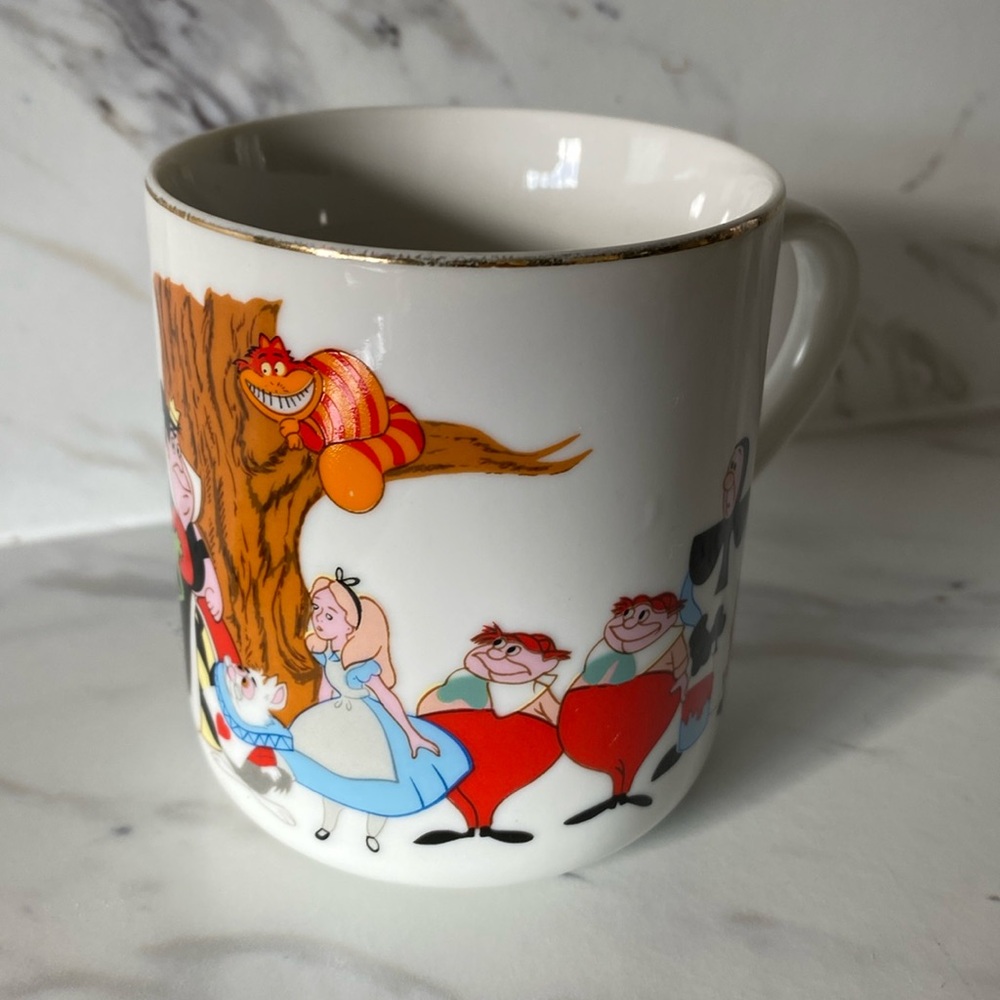 - Disney Disneyland made in Japan, Disney World, Alice in Wonderland Mug